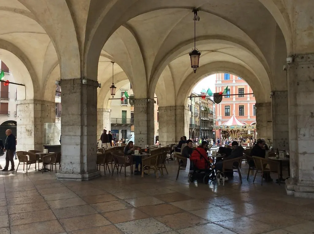 Appartement La Loggia Al Duomo - Trévise 0*,